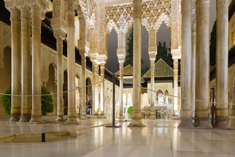 Patio de los Leones